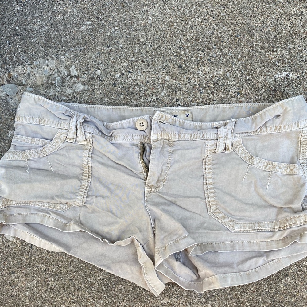 Woman Khaki shorts